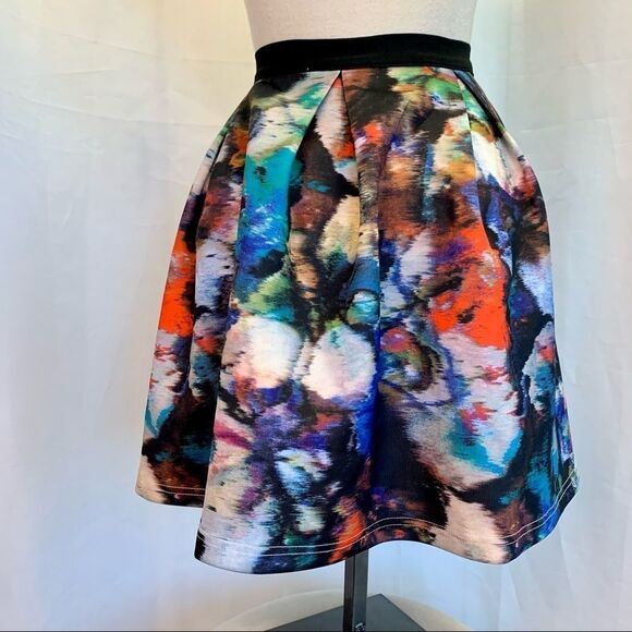 WYLDR NWT  Multi watercolour printed mini skater skirt with black Waistb… - Picture 2 of 7